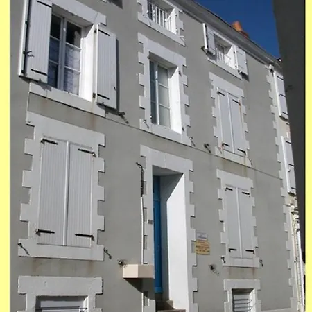 Studio Rue Napoleon *